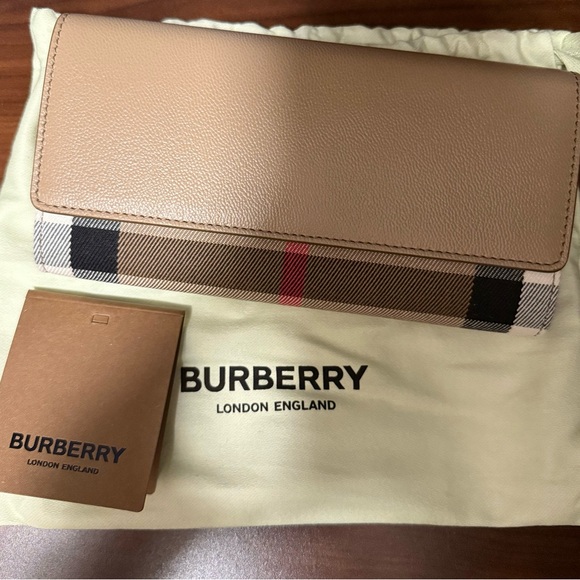 Wallet - Picture 1 of 1